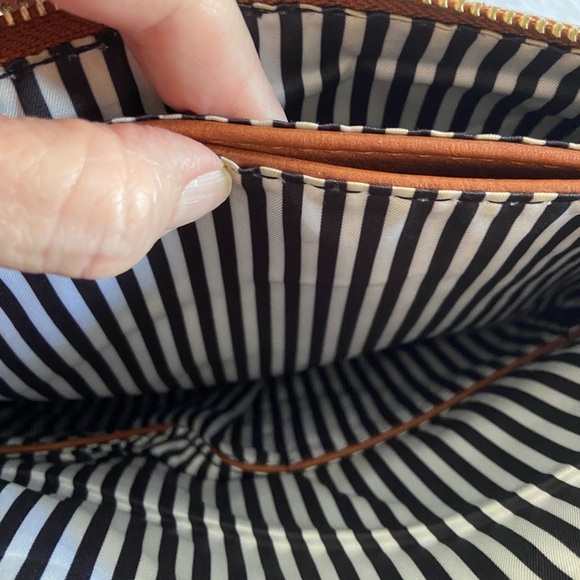 Miztique Crossbody Large Bag Saddle Brown Color. Vegan Leather Striped Interior - Picture 8 of 15